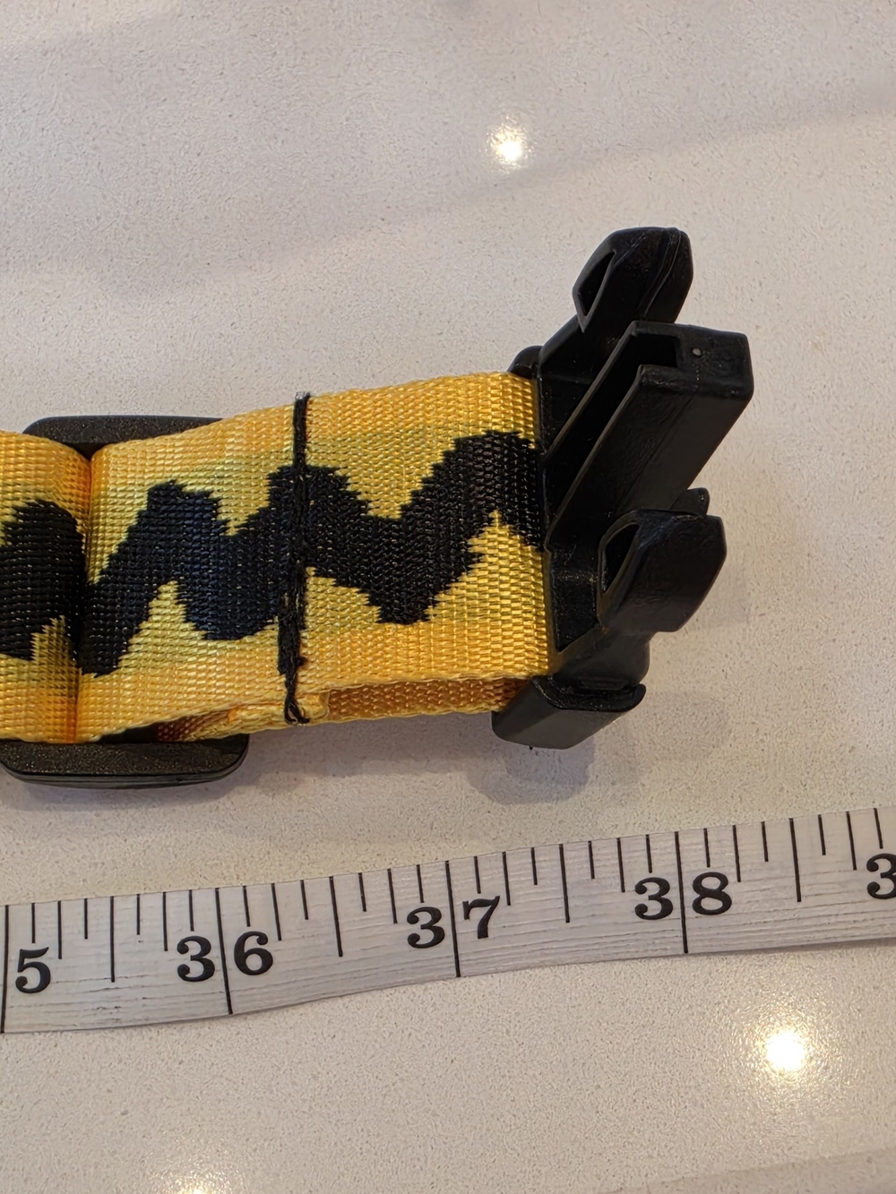 Peanuts Snoopy Belt/Crossbody Bag with Yellow Zigzag Strap - Picture 9 of 11